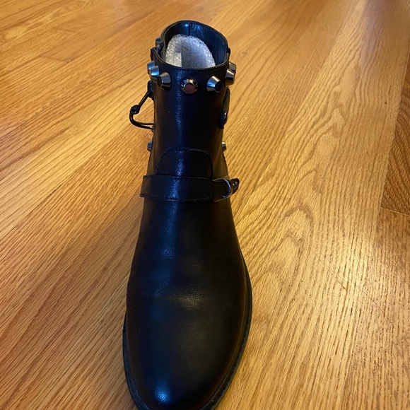 Stuart Weitzman boots - Picture 3 of 9